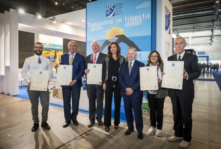 AREA DI SOSTA DEL MESE – PREMIAZIONE VINCITORI DEL BANDO APC “I COMUNI DEL TURISMO IN LIBERTÀ” 2017