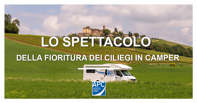 Lo spettacolo della fioritura dei ciliegi in camper