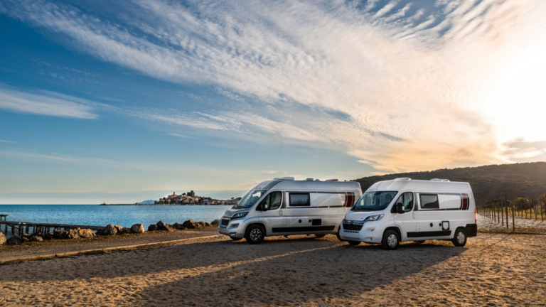 Il camper conquista gli italiani: nel 2025 crescono immatricolazioni e interesse per il turismo itinerante
