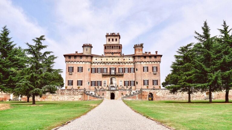 Castello di Chignolo Po: la “Versailles della Lombardia”