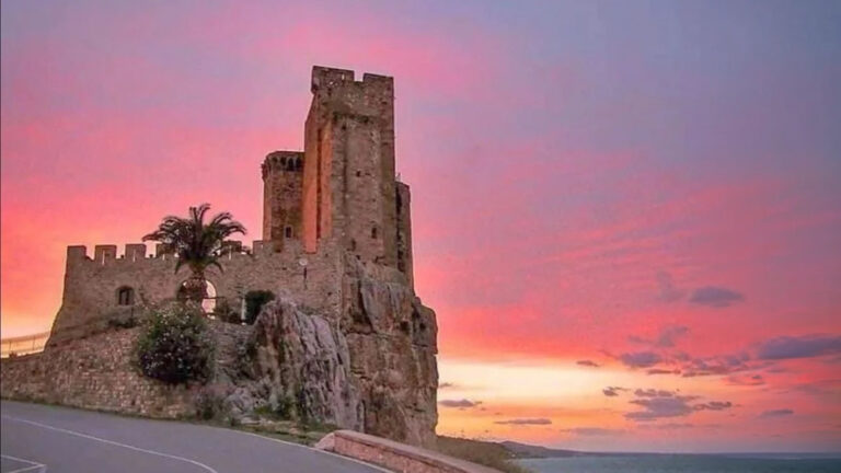 Tra natura, santi e castelli: un itinerario in camper tra Campania, Basilicata e Calabria